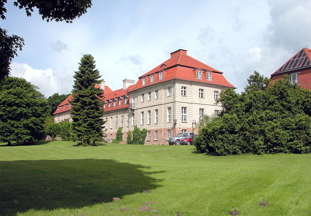 Schloss Karlsburg und das Karlsburger Holz (Vorpommern) GPS Wanderatlas