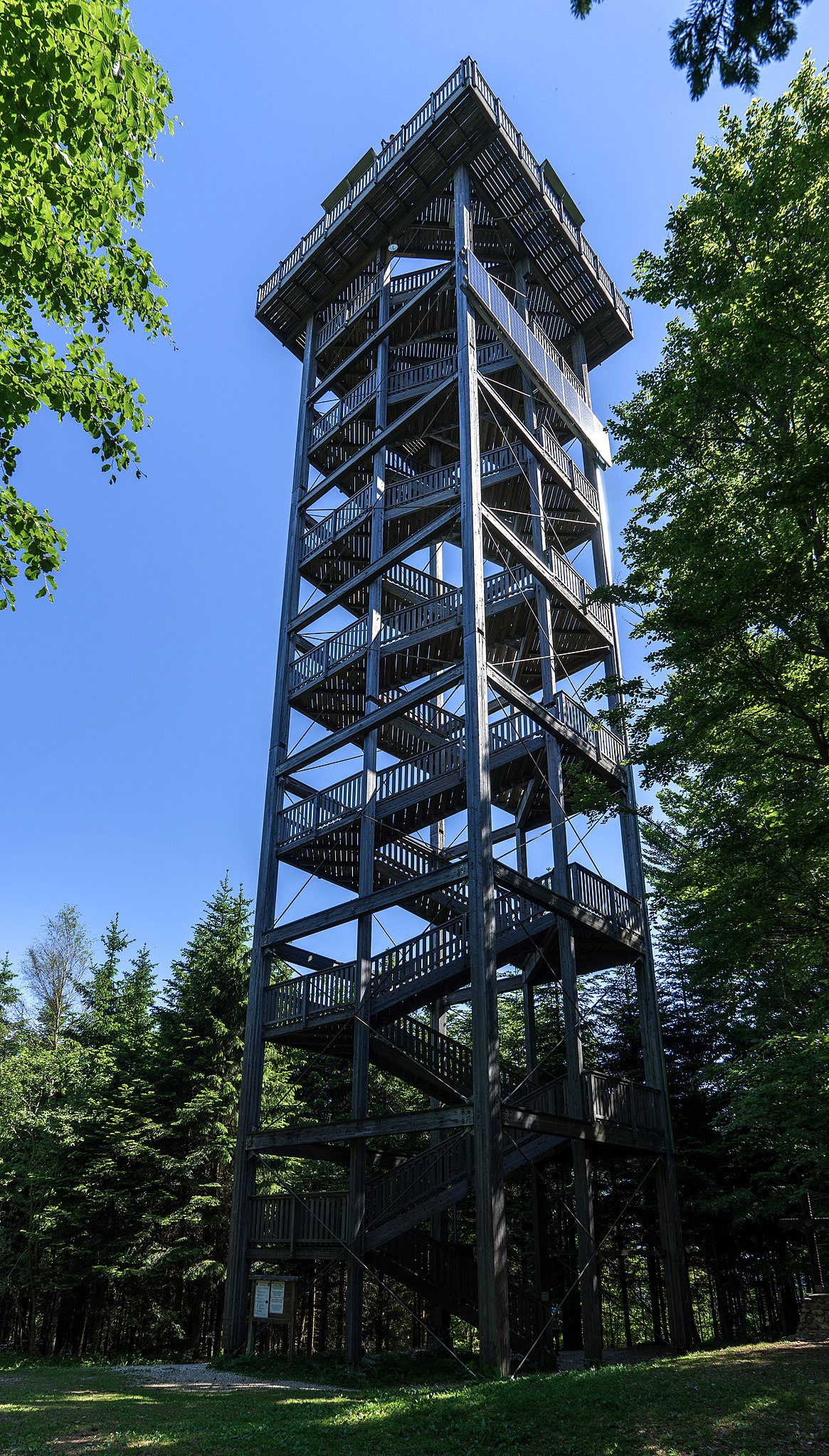 Aussichtsturm Auf Dem Jrnberg